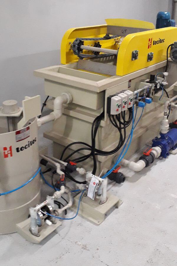 Imagem de um flotador utilizado no tratamento de efluentes industriais, destacando sua eficiência na remoção de impurezas.